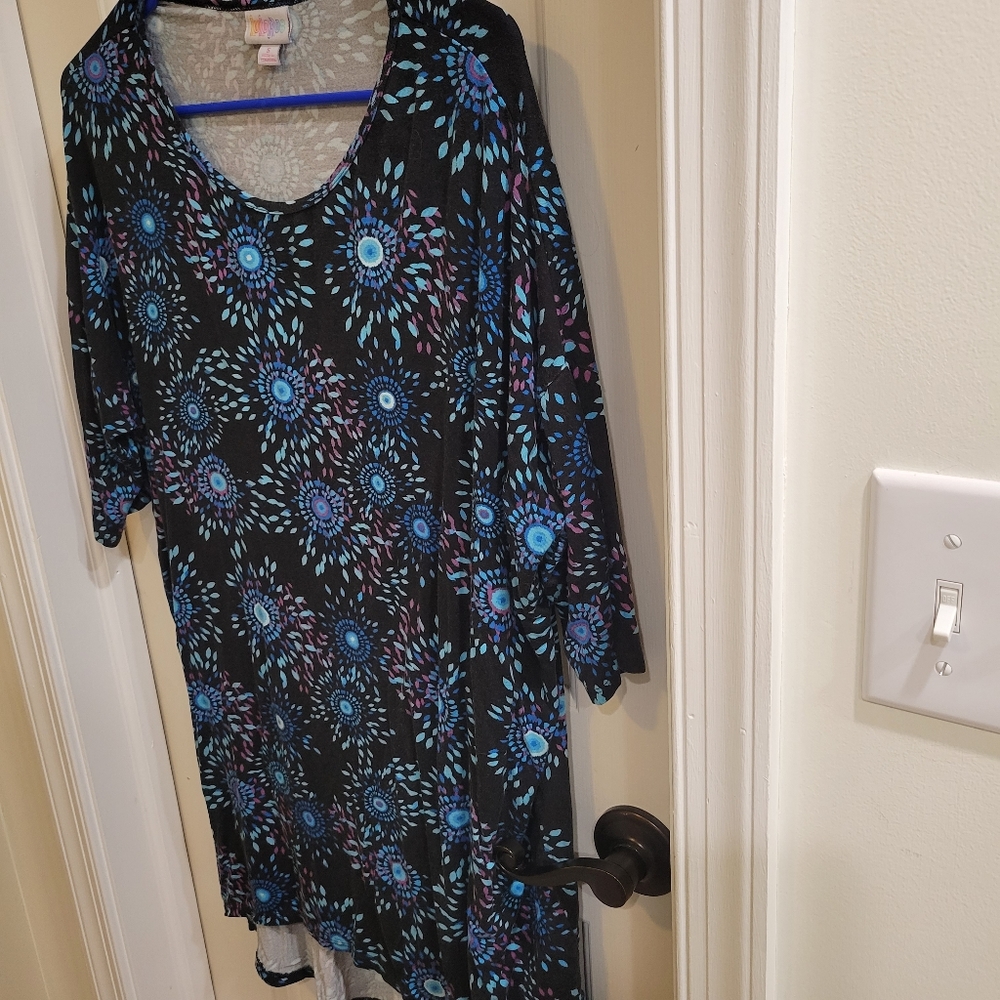 Lularoe Irma - Picture 4 of 5